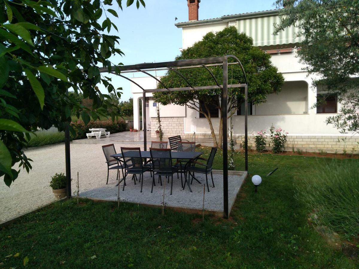 Apartment Vesna Veleniki ภายนอก รูปภาพ